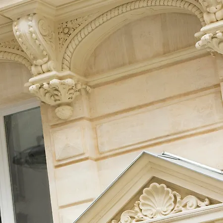 Le 10 Bis Hotel 4*